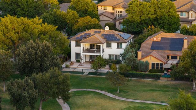 430 Woodhaven Pl, West Sacramento, CA 95605