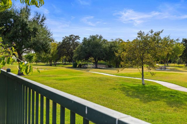 430 Woodhaven Pl, West Sacramento, CA 95605