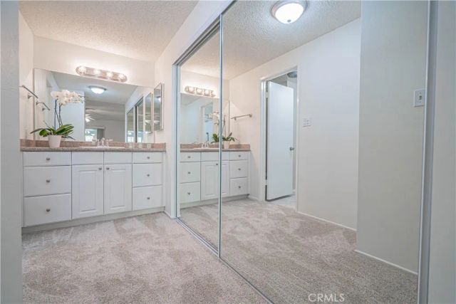 19433 Oak Crossing Road, Newhall, CA 91321