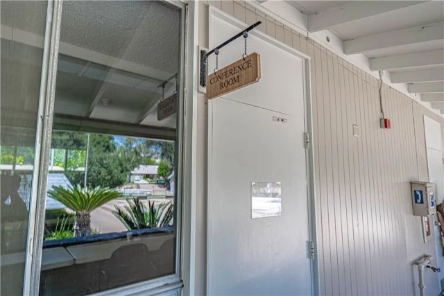 19433 Oak Crossing Road, Newhall, CA 91321