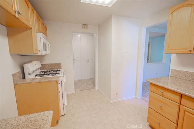 19433 Oak Crossing Road, Newhall, CA 91321