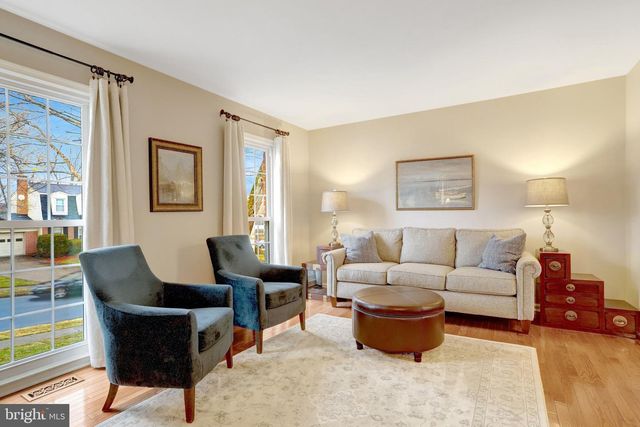 8705 SIDE SADDLE RD, Springfield, VA 22152