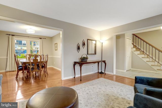 8705 SIDE SADDLE RD, Springfield, VA 22152