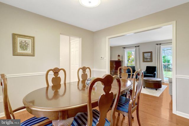 8705 SIDE SADDLE RD, Springfield, VA 22152