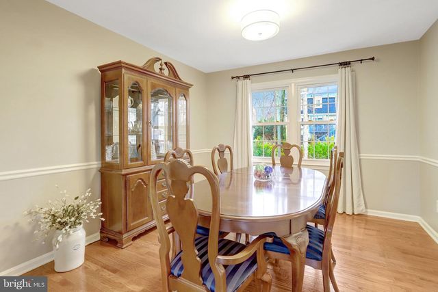 8705 SIDE SADDLE RD, Springfield, VA 22152