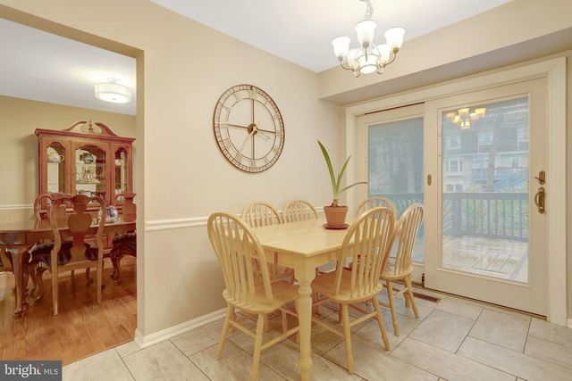 8705 SIDE SADDLE RD, Springfield, VA 22152