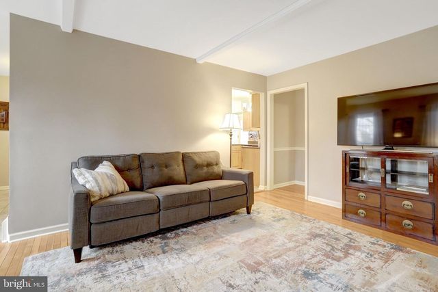 8705 SIDE SADDLE RD, Springfield, VA 22152