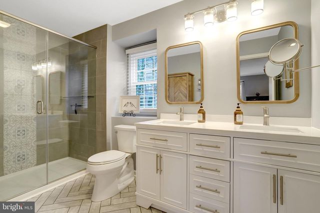 8705 SIDE SADDLE RD, Springfield, VA 22152