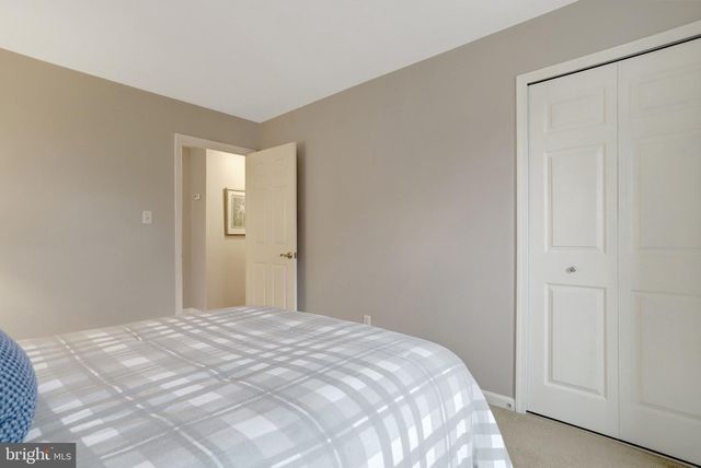 8705 SIDE SADDLE RD, Springfield, VA 22152