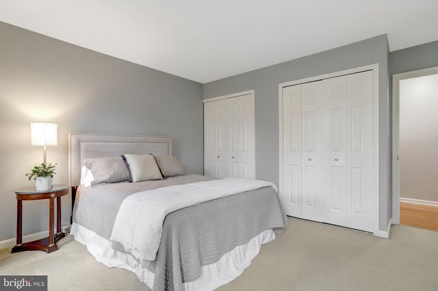 8705 SIDE SADDLE RD, Springfield, VA 22152