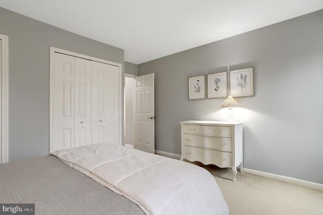 8705 SIDE SADDLE RD, Springfield, VA 22152