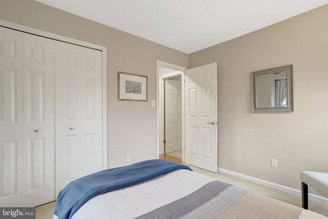 8705 SIDE SADDLE RD, Springfield, VA 22152