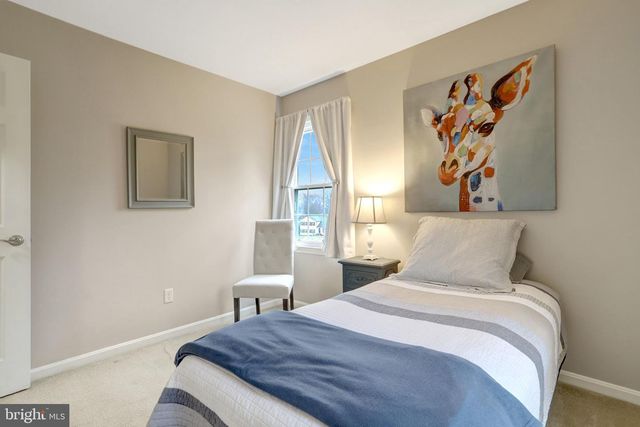 8705 SIDE SADDLE RD, Springfield, VA 22152