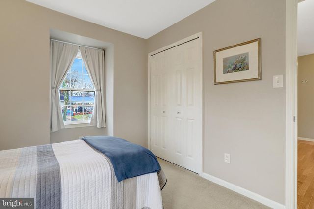 8705 SIDE SADDLE RD, Springfield, VA 22152