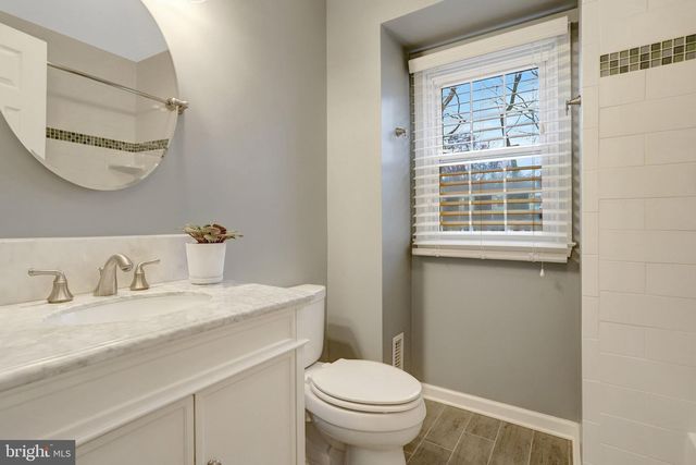 8705 SIDE SADDLE RD, Springfield, VA 22152