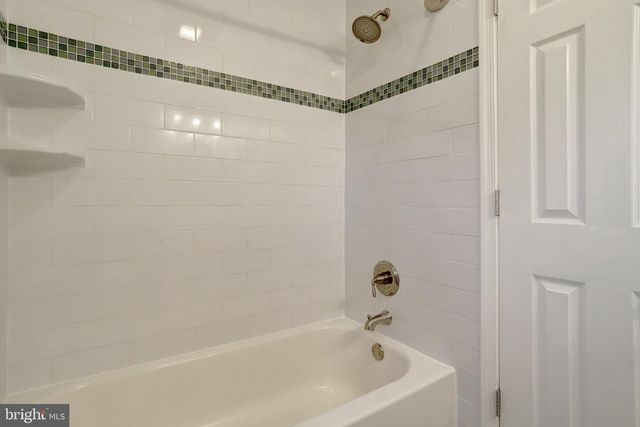 8705 SIDE SADDLE RD, Springfield, VA 22152