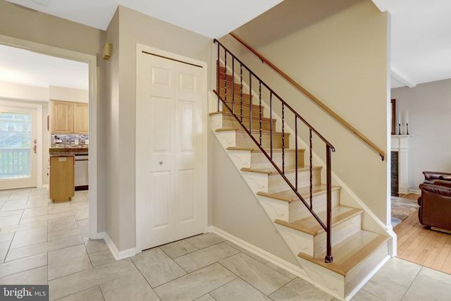 8705 SIDE SADDLE RD, Springfield, VA 22152