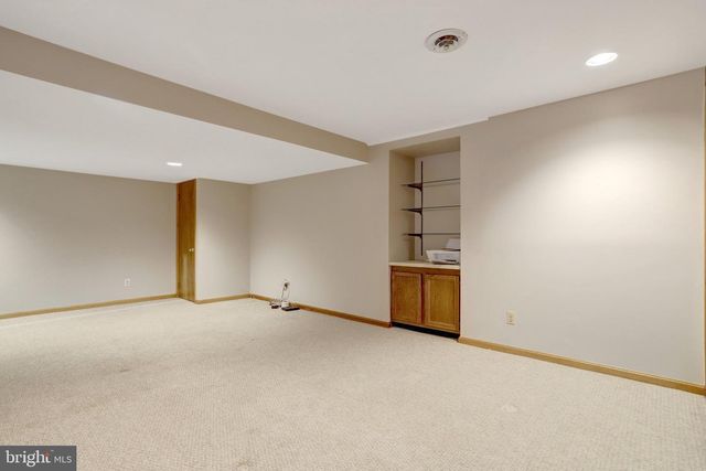 8705 SIDE SADDLE RD, Springfield, VA 22152