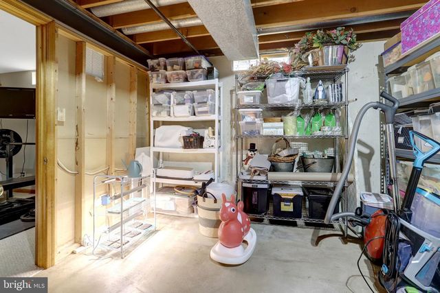 8705 SIDE SADDLE RD, Springfield, VA 22152