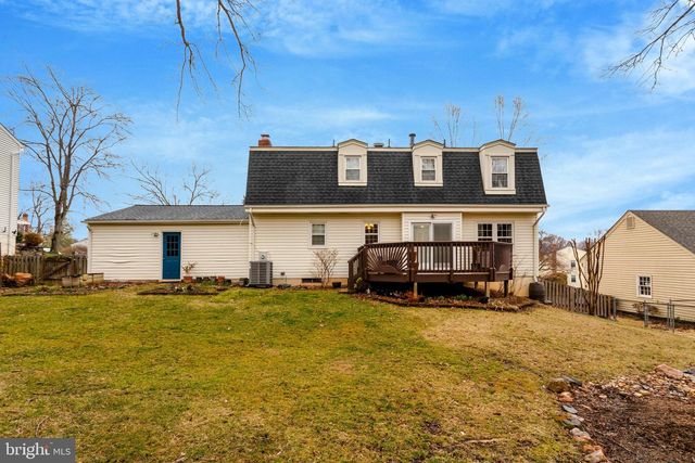 8705 SIDE SADDLE RD, Springfield, VA 22152