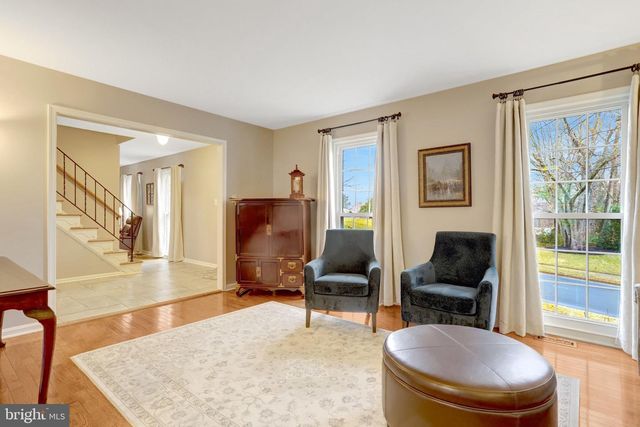 8705 SIDE SADDLE RD, Springfield, VA 22152