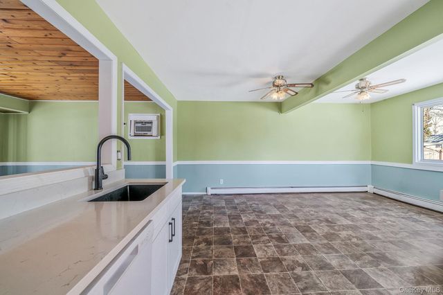 2711 Connecticut Avenue, Medford, NY 11763