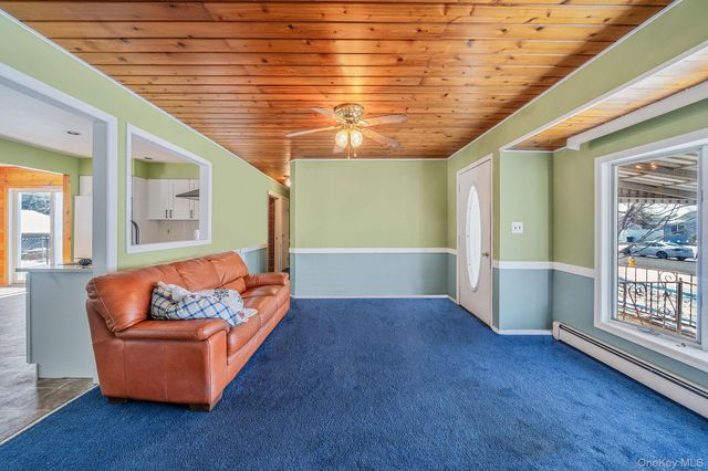 2711 Connecticut Avenue, Medford, NY 11763