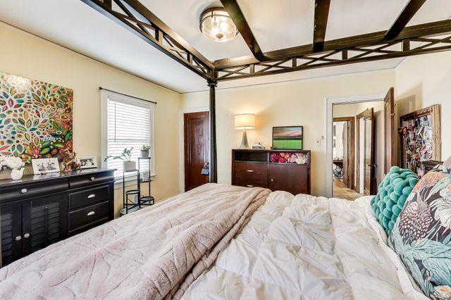 453 Chestnut Street, Valparaiso, IN 46385