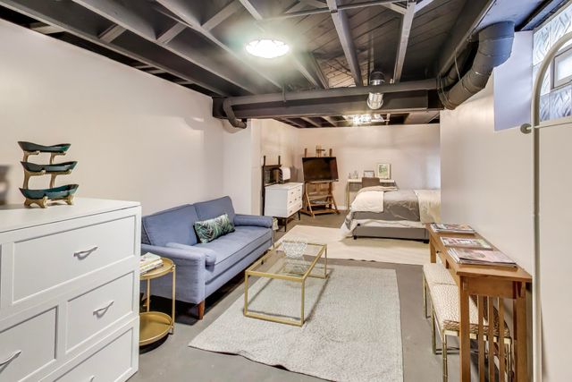 453 Chestnut Street, Valparaiso, IN 46385