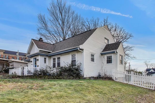 453 Chestnut Street, Valparaiso, IN 46385