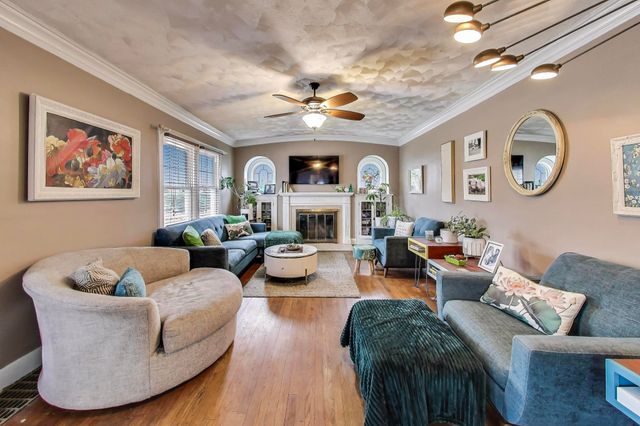 453 Chestnut Street, Valparaiso, IN 46385