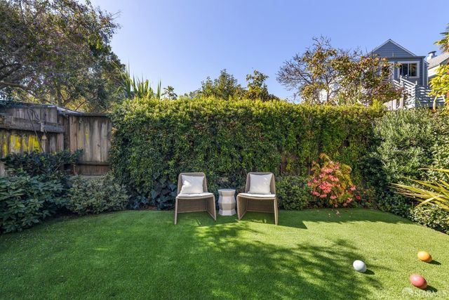 2560 Bryant Street, San Francisco, CA 94110