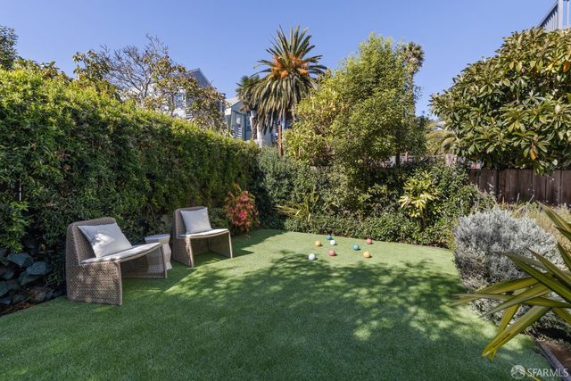 2560 Bryant Street, San Francisco, CA 94110