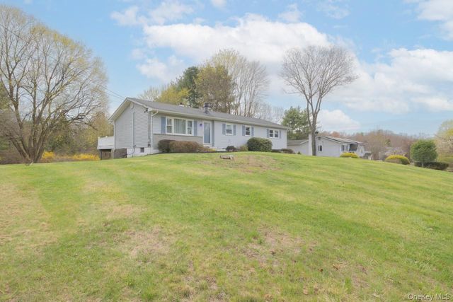 27 Monaco Drive, Hopewell Junction, NY 12533