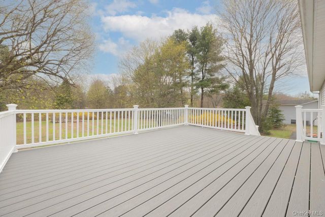 27 Monaco Drive, Hopewell Junction, NY 12533