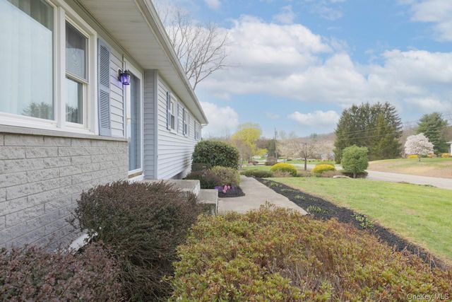 27 Monaco Drive, Hopewell Junction, NY 12533