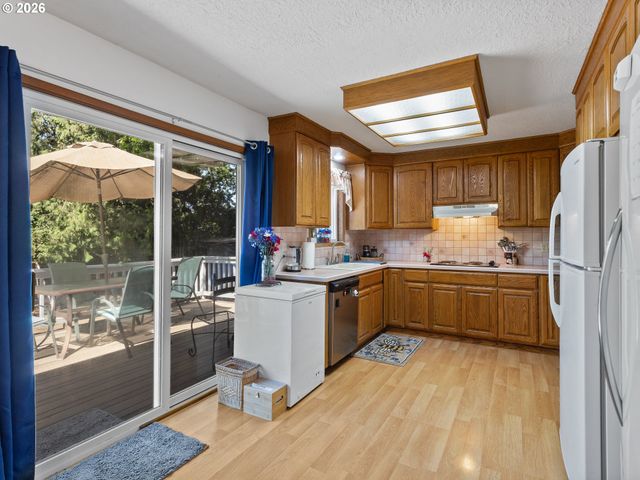 1801 E LAUREL Dr, Newberg, OR 97132