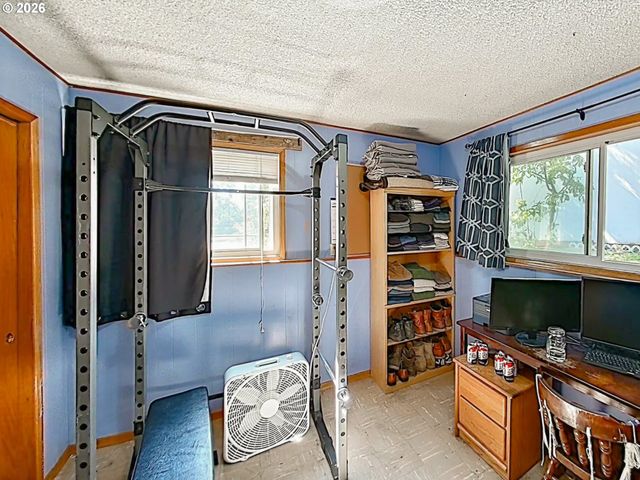 1801 E LAUREL Dr, Newberg, OR 97132