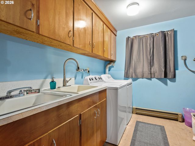 1801 E LAUREL Dr, Newberg, OR 97132