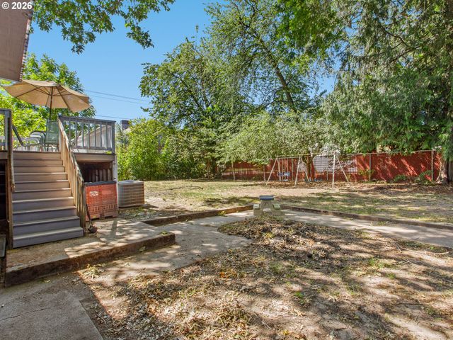 1801 E LAUREL Dr, Newberg, OR 97132