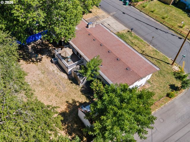 1801 E LAUREL Dr, Newberg, OR 97132