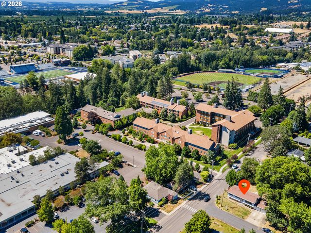 1801 E LAUREL Dr, Newberg, OR 97132