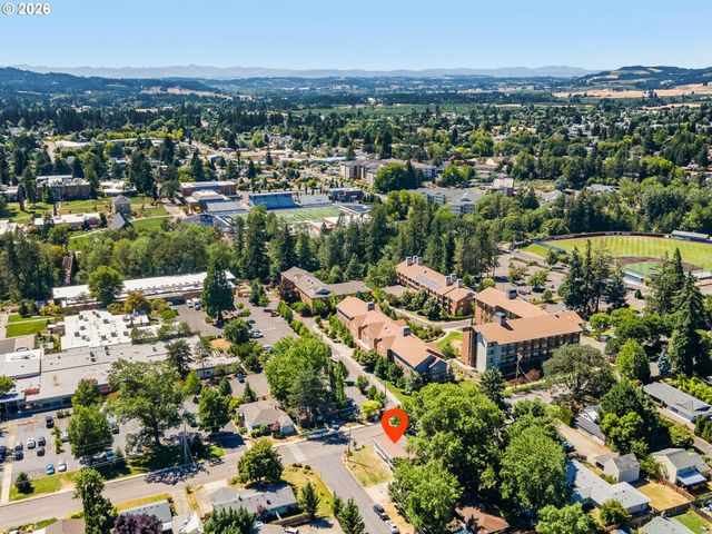 1801 E LAUREL Dr, Newberg, OR 97132