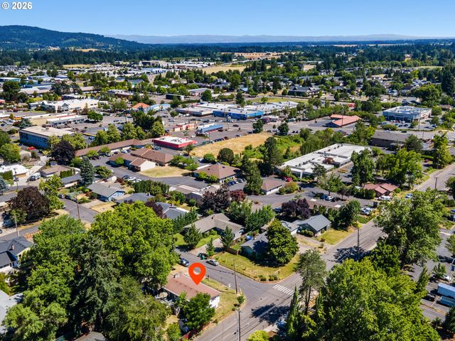 1801 E LAUREL Dr, Newberg, OR 97132