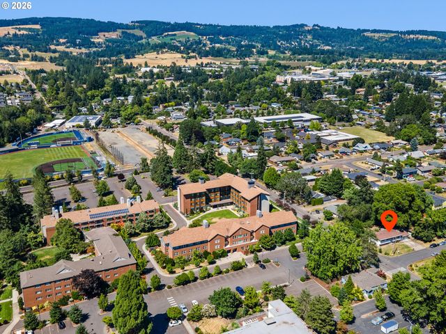 1801 E LAUREL Dr, Newberg, OR 97132