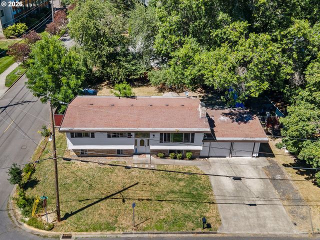 1801 E LAUREL Dr, Newberg, OR 97132