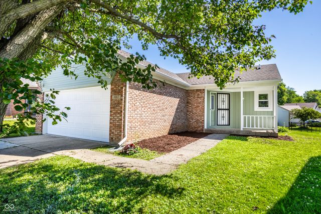 1667 Park Castle Way, Indianapolis, IN 46229