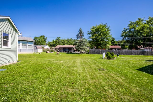 1667 Park Castle Way, Indianapolis, IN 46229