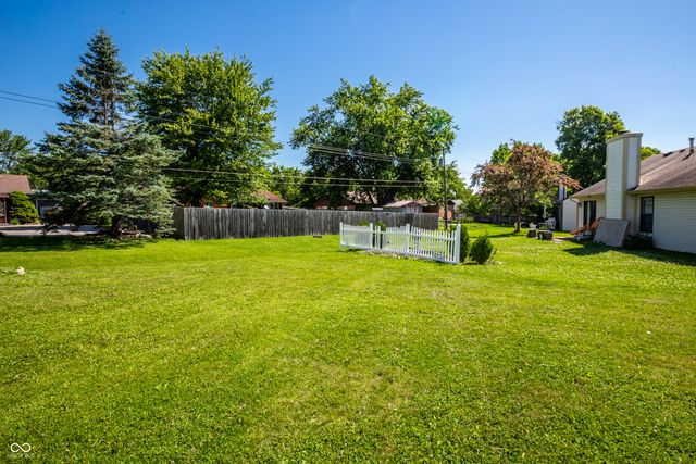 1667 Park Castle Way, Indianapolis, IN 46229