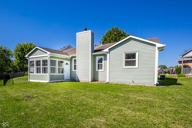 1667 Park Castle Way, Indianapolis, IN 46229